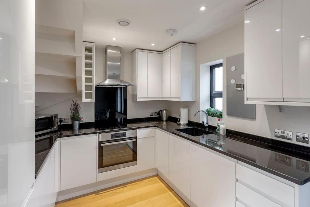 Fantastic 3-Bed House With Parking Villa Bath Luaran gambar