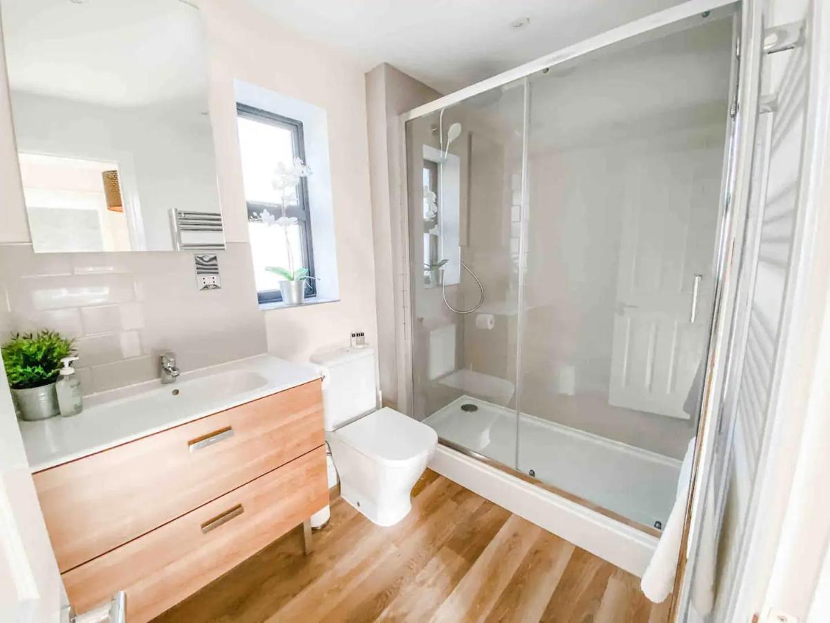 Fantastic 3-Bed House With Parking Villa Bath Luaran gambar
